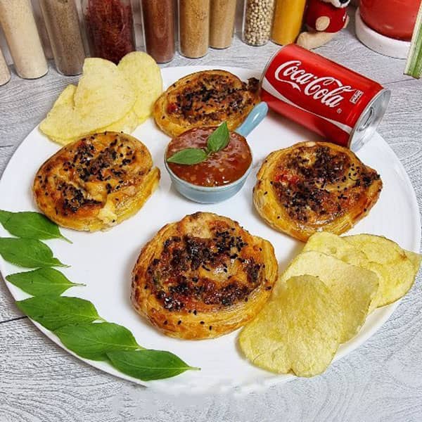 طرز تهیه پیتزا لقمه ای, طرز تهیه پیتزا لقمه ای با نان ساندویچی , طرز تهیه پیتزا لقمه ای با نان لواش , طرز تهیه پیتزا لقمه ای با خمیر جادویی , طرز تهیه پیتزا لقمه ای بدون فر