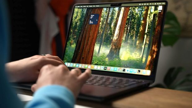 1-the-leaked-m4-macbook-pro-as-shown-in-a-video-by-youtuber-romancev768-620x349-1 عملکرد آیفون ۱۷ ایر